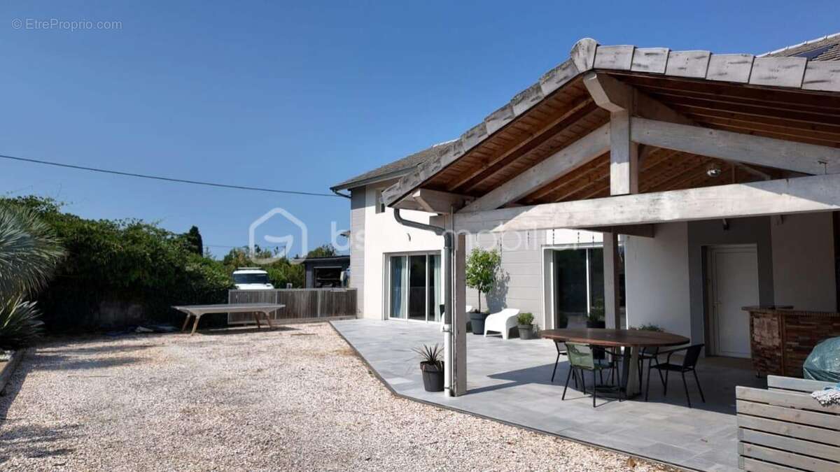 Maison de caractère avec piscine, atelier et baume – Peyrins (26380) - photo 5