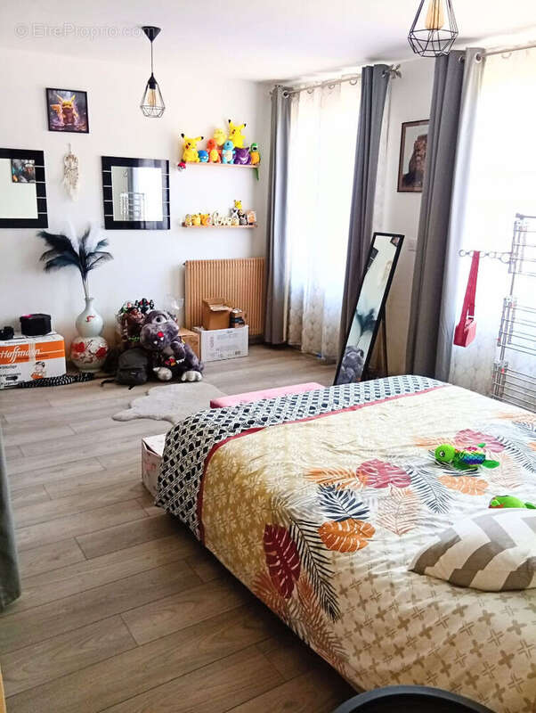 centre ville / Maison divisée en 4 appartements / 3 lots à vendre avec jardins  Fort potentiel - photo 4