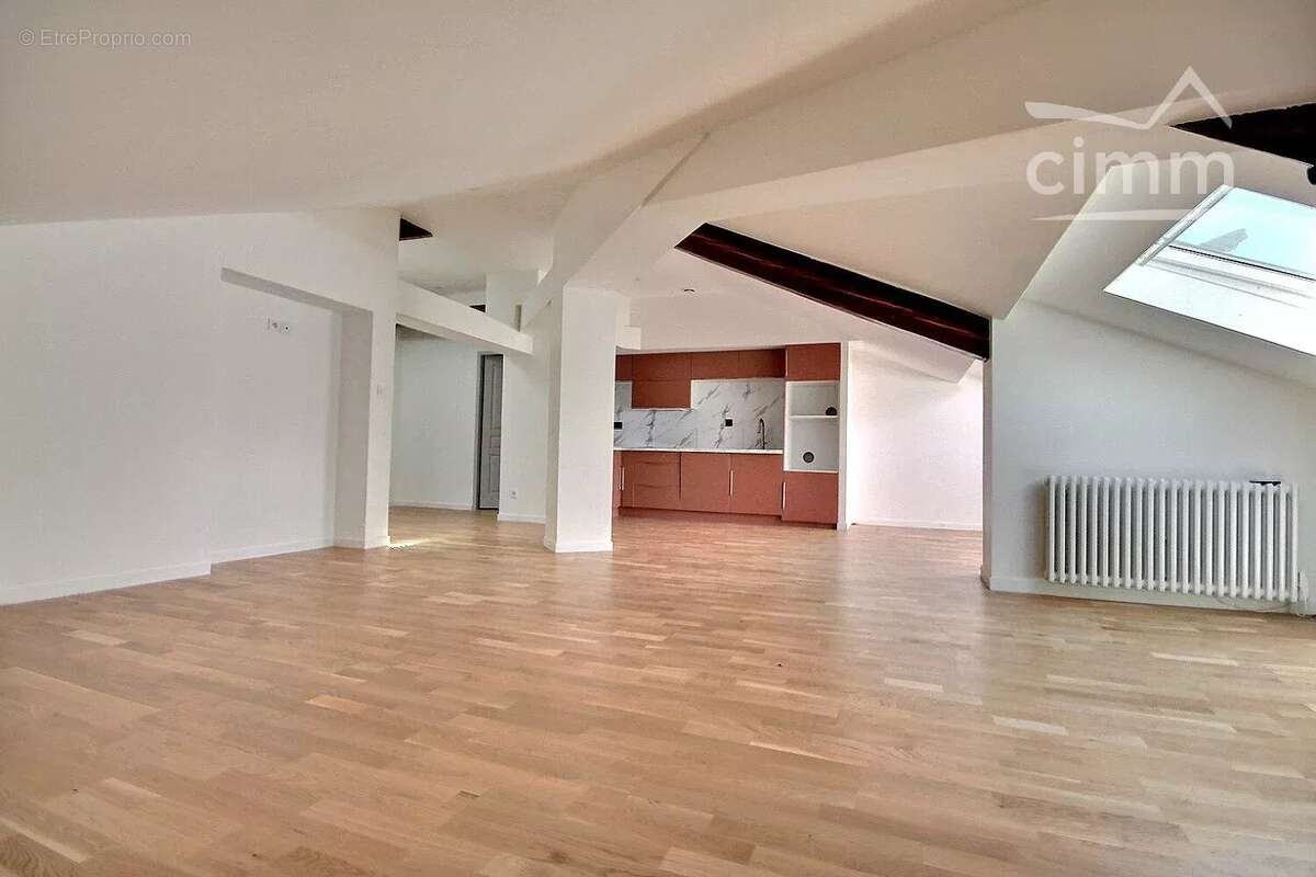 Appartement à SAINT-MARTIN-D'HERES