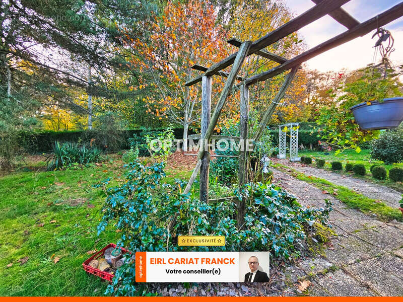 Maison à SAINT-ETIENNE-DE-FURSAC