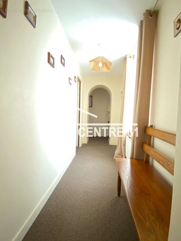 Maison à LASSAY-LES-CHATEAUX