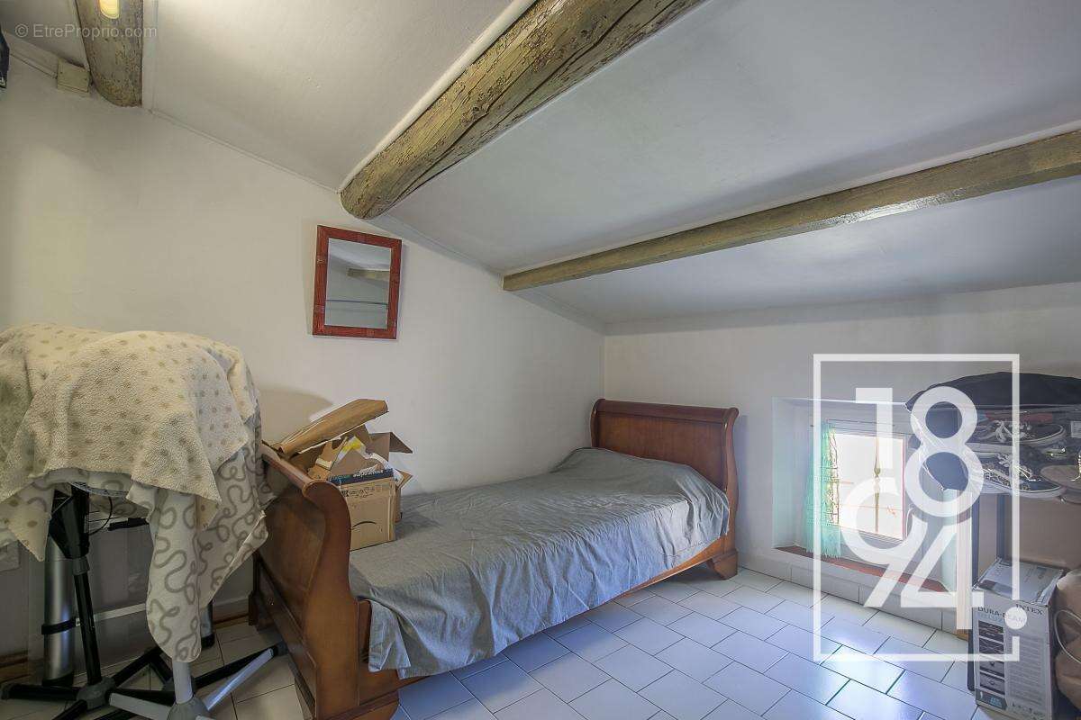 A Vendre ! Maison de village sur 3 niveaux ! Secteur des Camoins - photo 8