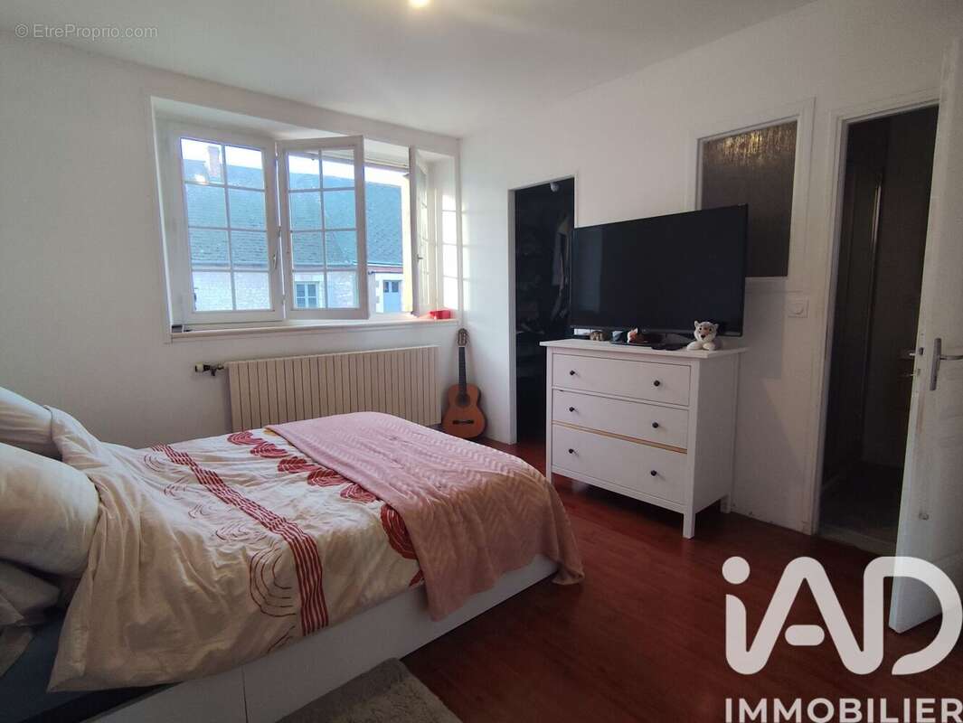 Maison 126 m² à Clery-Saint-Andre  - photo 9