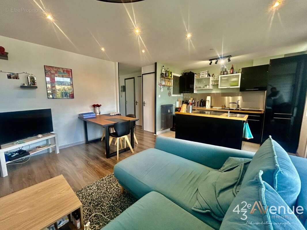 Appartement 53 m² à Saint-Etienne  - photo 4