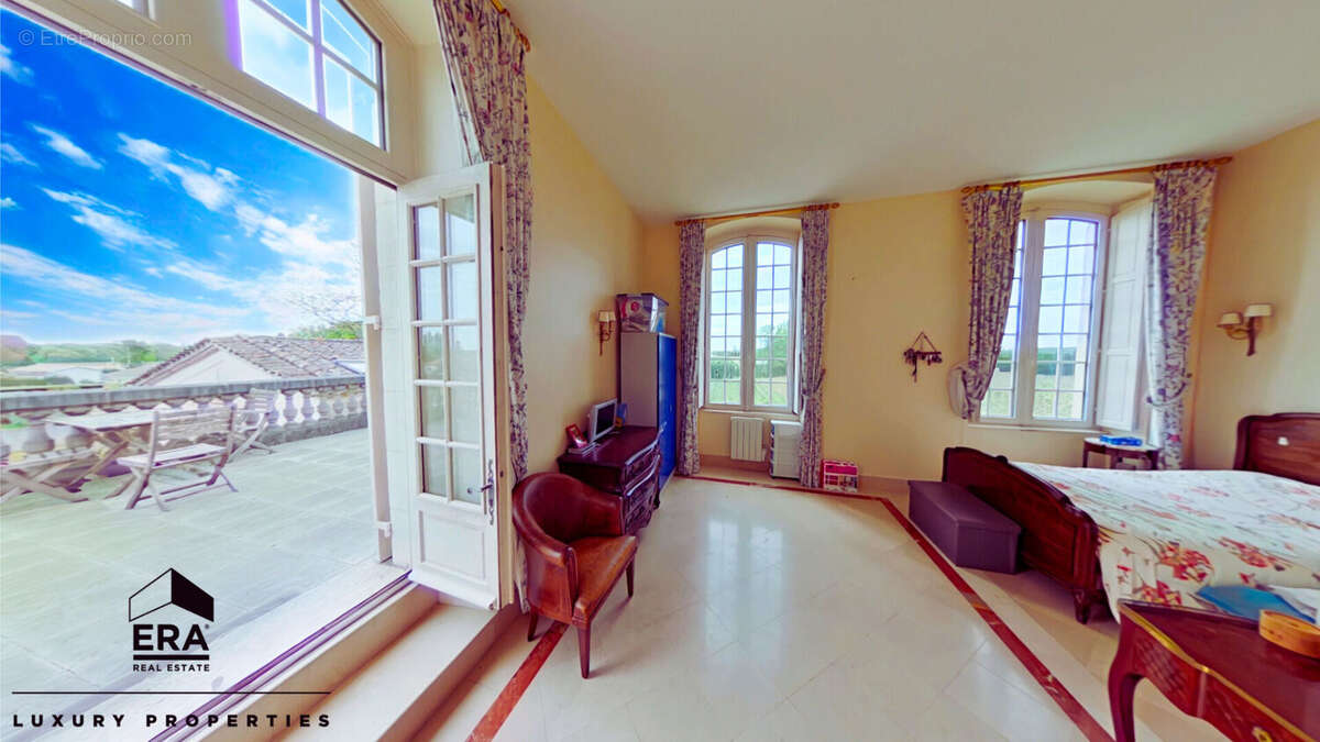 Maison à MOULIS-EN-MEDOC