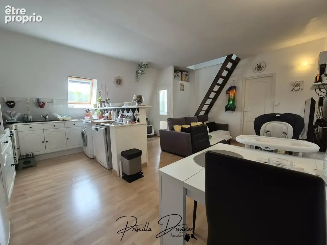 Appartement à MOUY