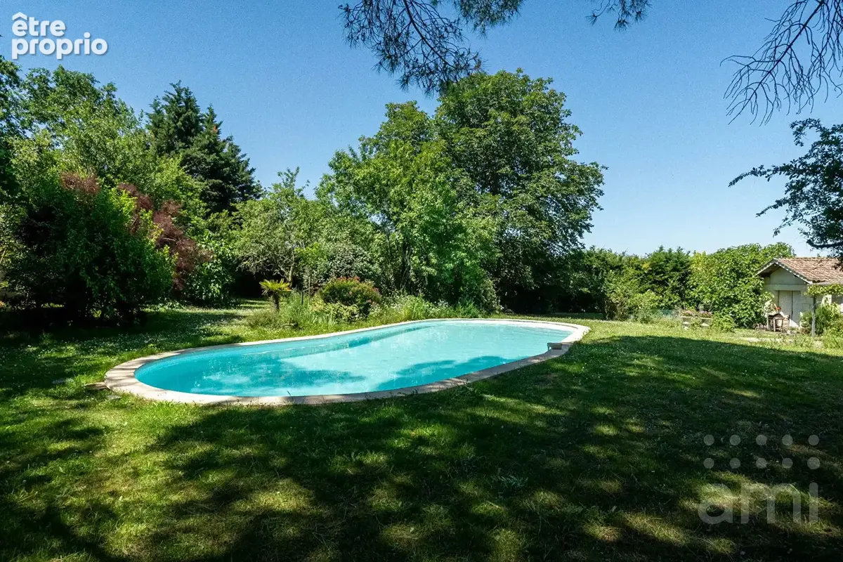 Artigues limite Tresses : Propriété de 221m2 sur 2500m2 - photo 2