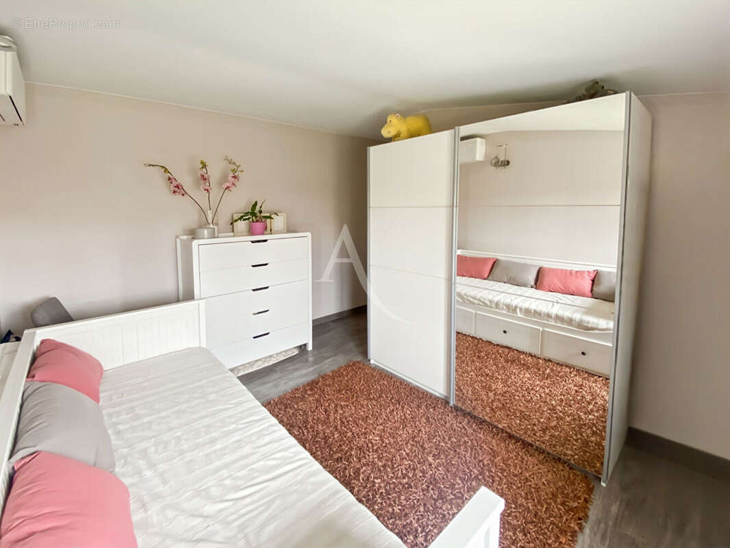 Maison à JOUY-LE-MOUTIER