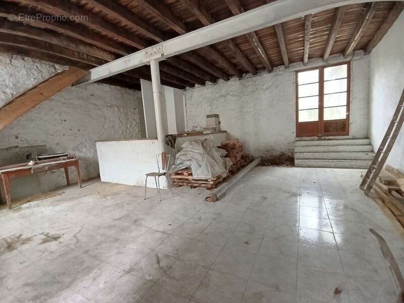 Appartement à FIX-SAINT-GENEYS