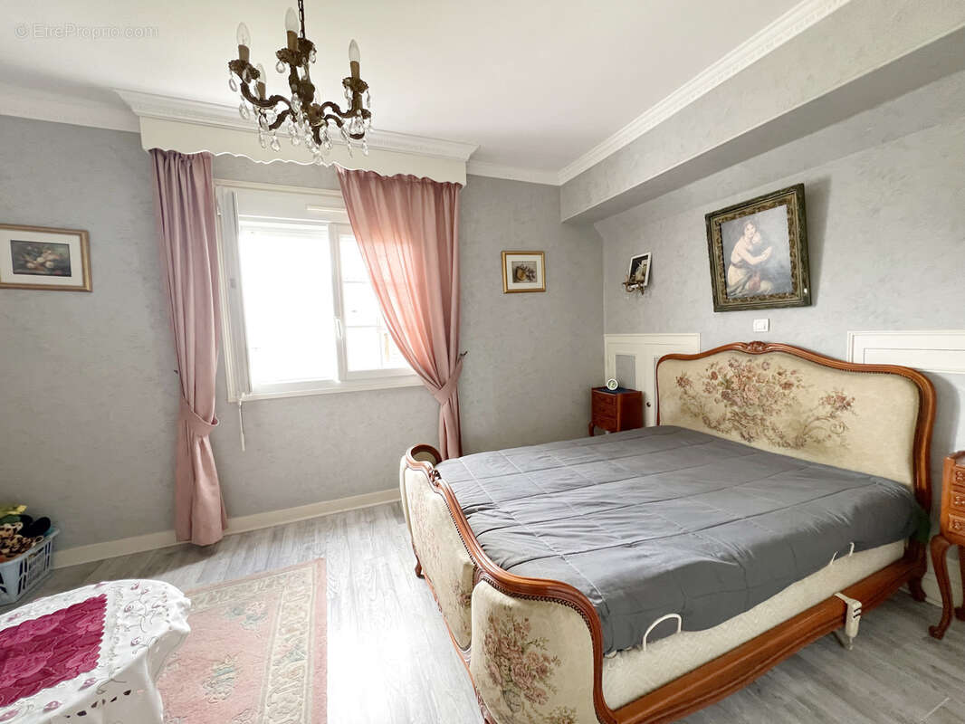 Maison à SAINT-CYR-SUR-LOIRE