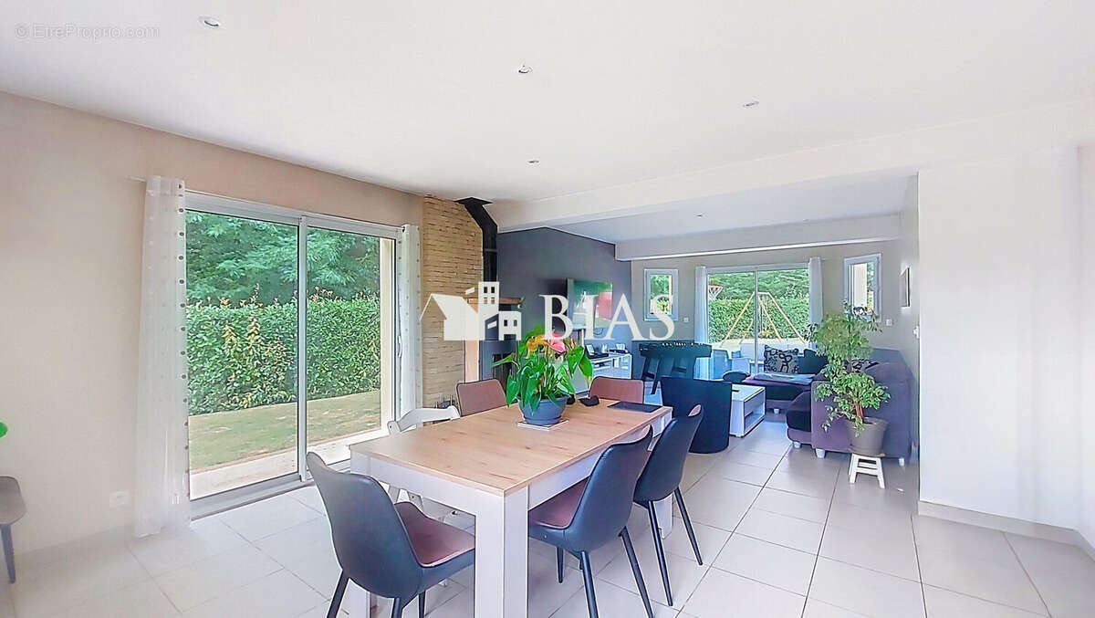 Maison 121 m² à Toutainville  - photo 4