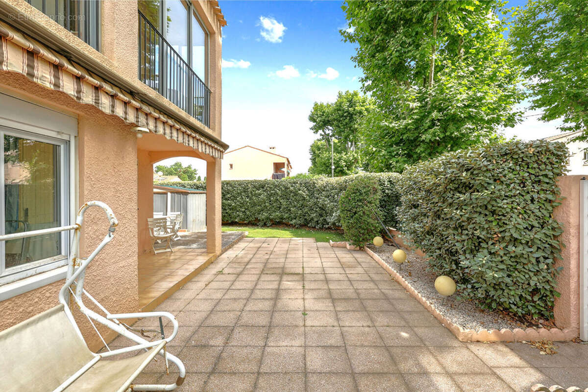 Appartement à LA LONDE-LES-MAURES