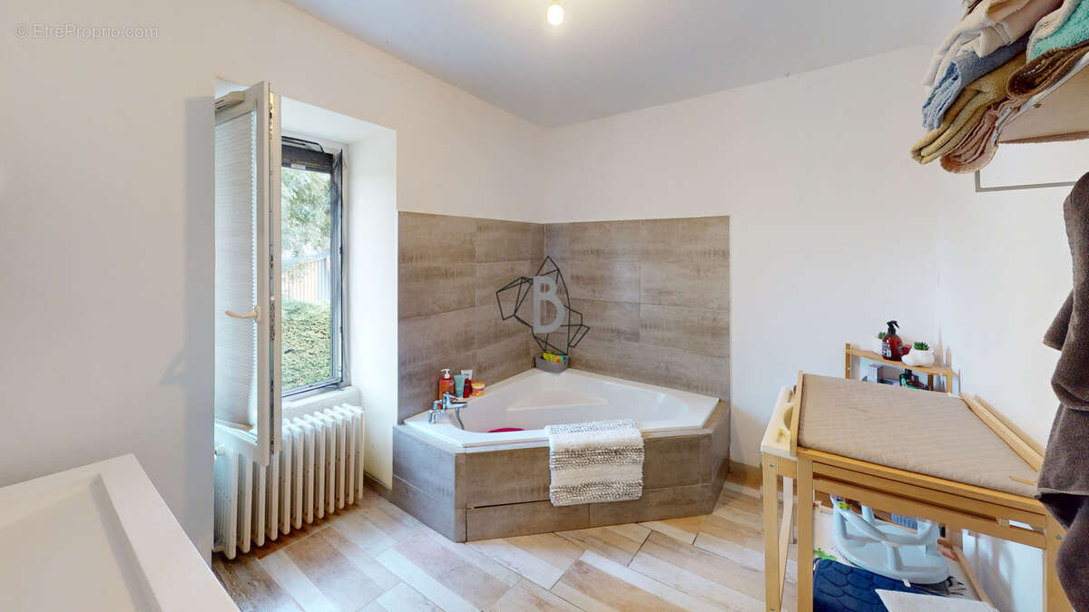 Maison T5 - 143 m2 - Comps-La-Grand-Ville - photo 10