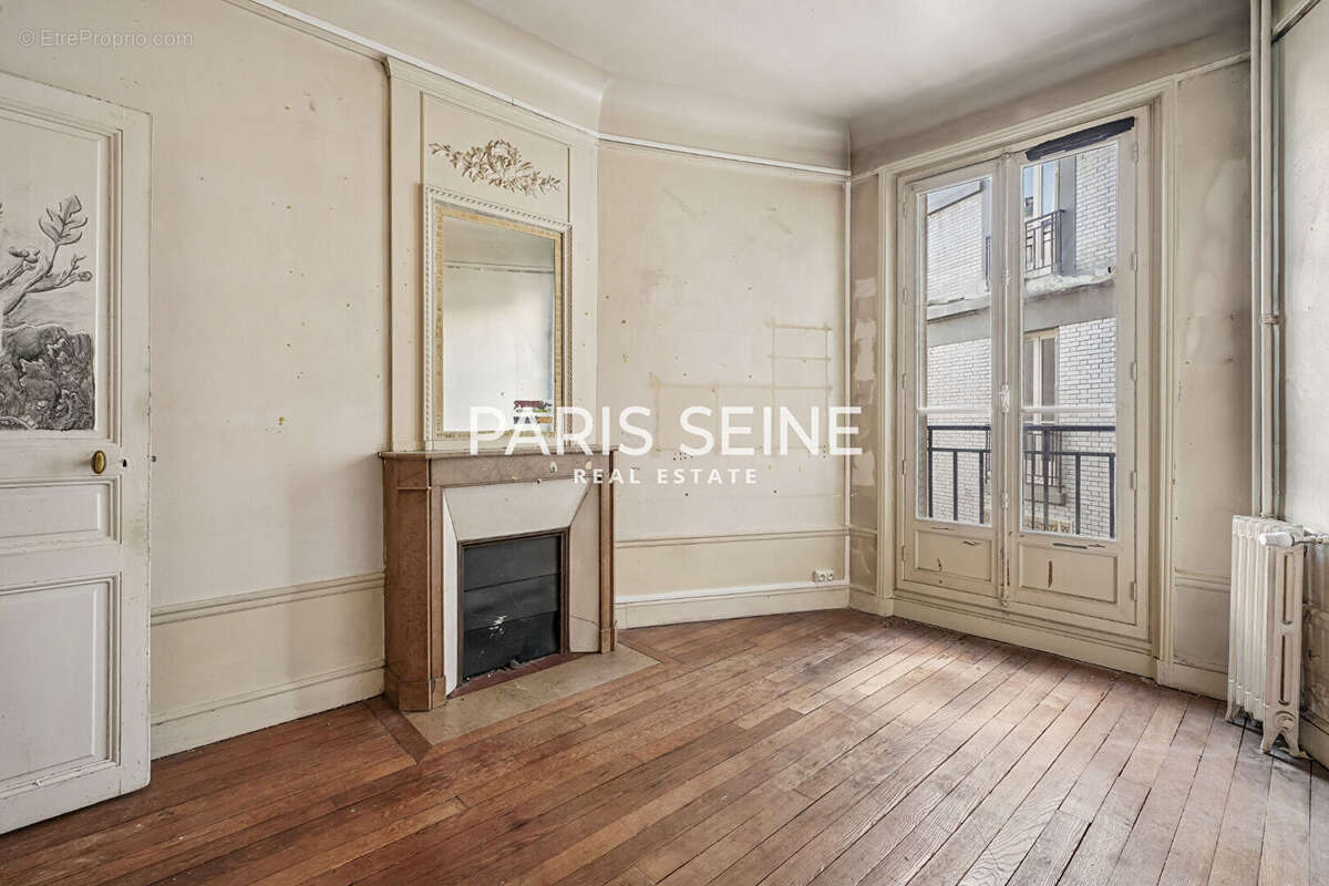 Appartement à PARIS-7E