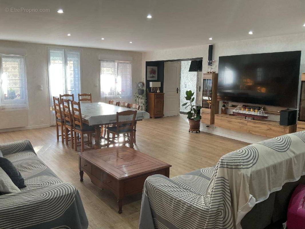 Maison à LE GUE-D'ALLERE