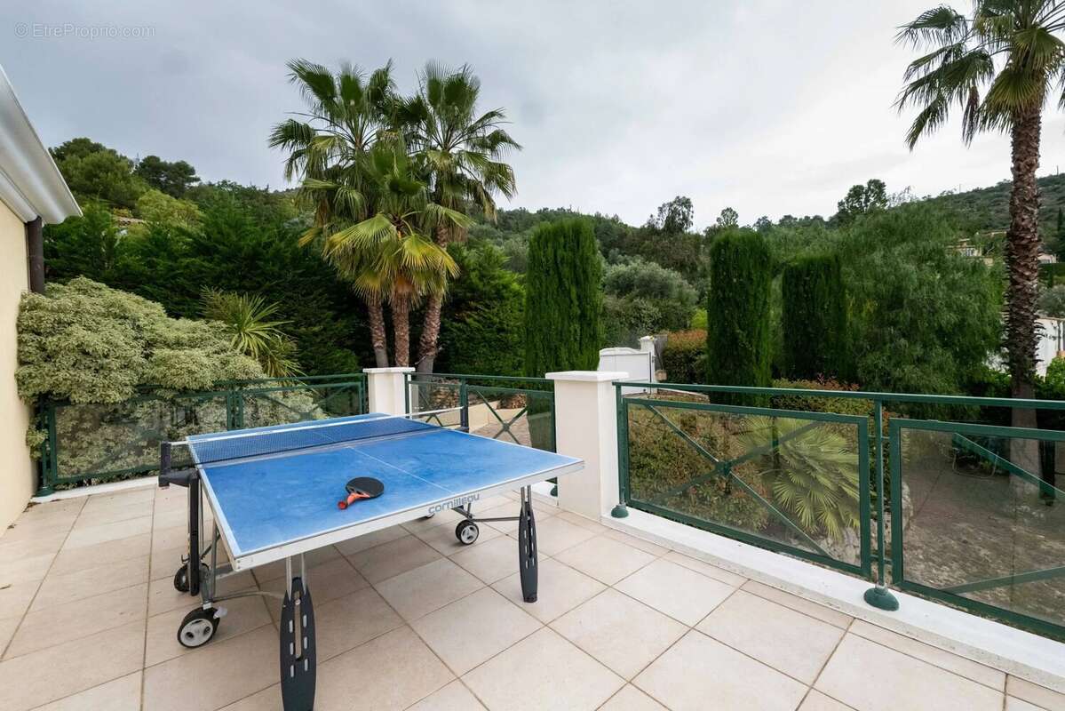 Falicon - Villa 7 pièces avec piscine chauffée, jardin 1350m², garage - photo 26