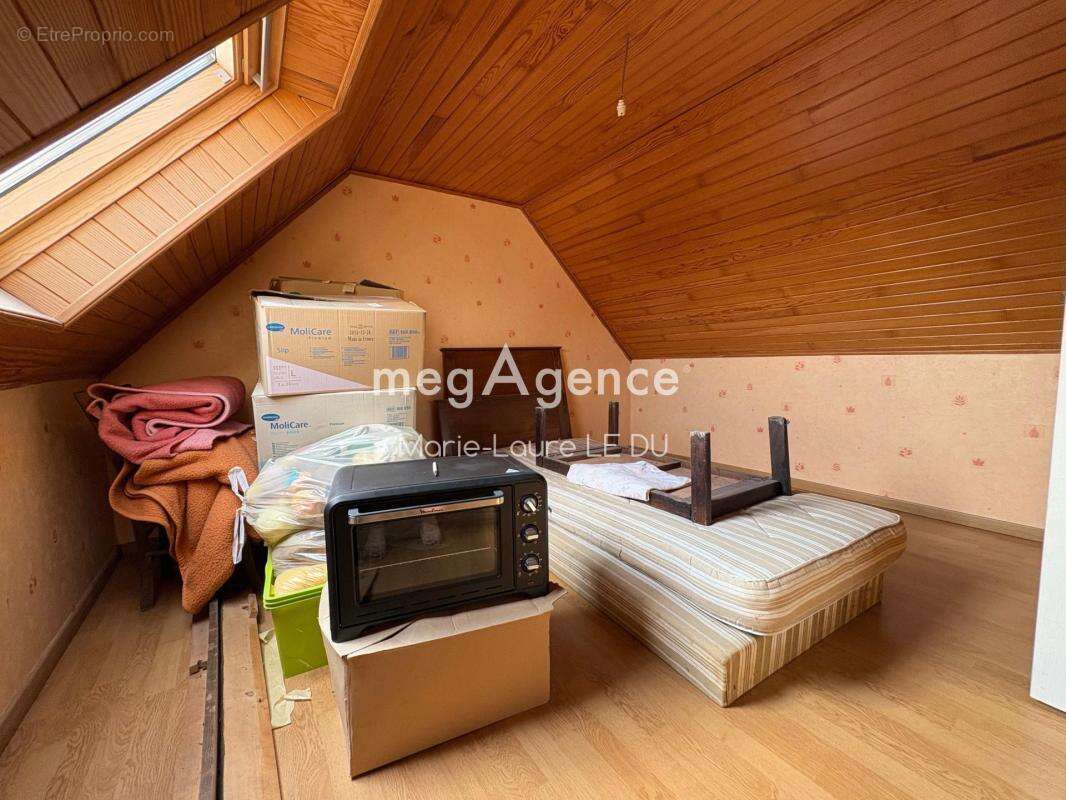 Maison rénovée avec garage et une dépendance en plus - photo 12