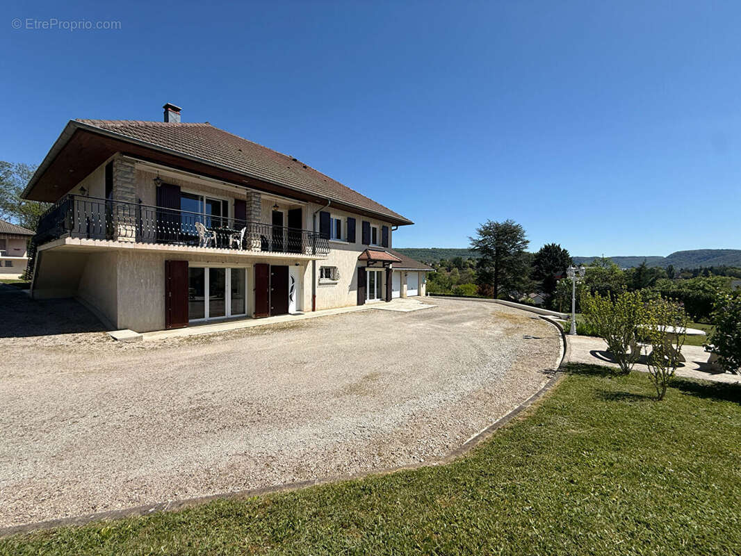 Maison à LONS-LE-SAUNIER