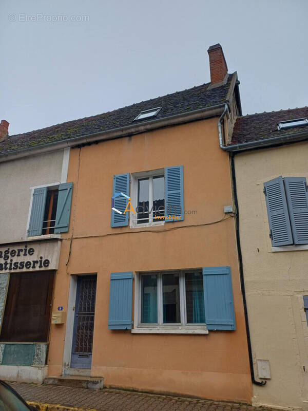 Entrée principale - Maison à SEIGNELAY