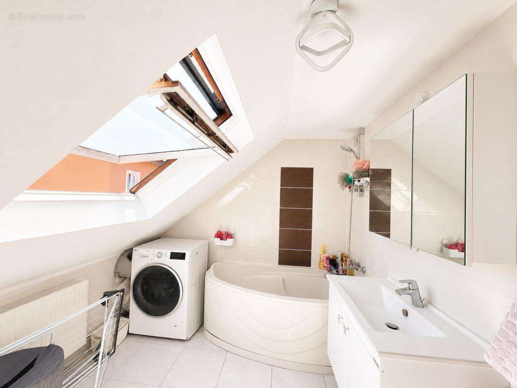 Exclusivité orpi - immeuble 185 m² + studio + 2 garages - fort potentiel - photo 11