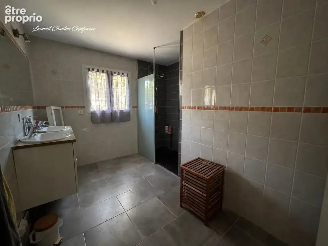 Maison familiale de 150m² avec piscine à Bassillac et Auberoche - photo 14