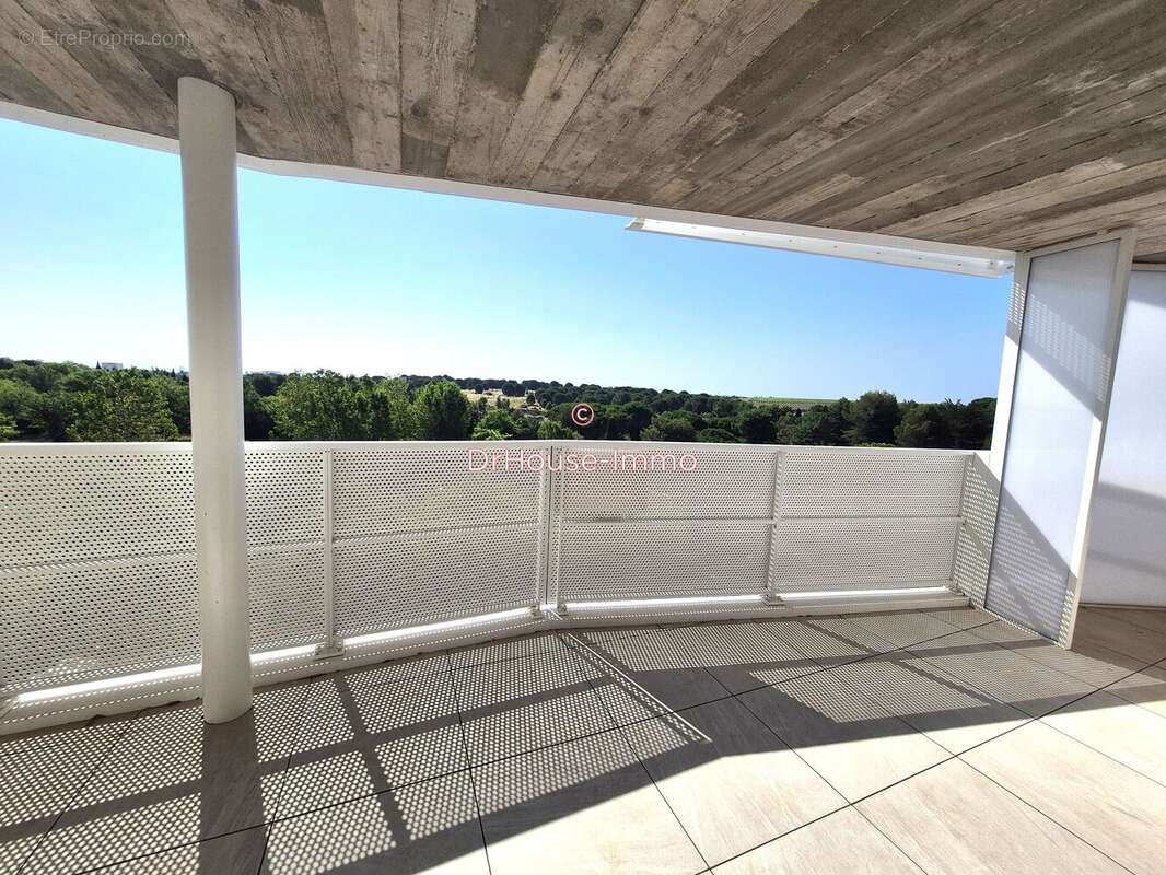 Appartement à LATTES