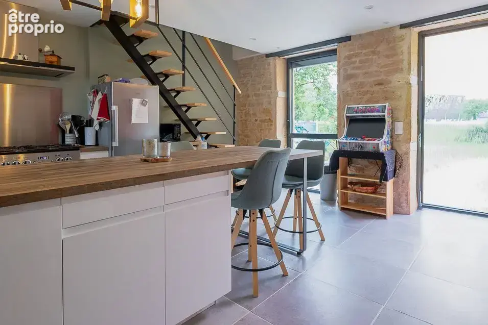 Propriété de caractère et rénovation d'exception à Limas - photo 18