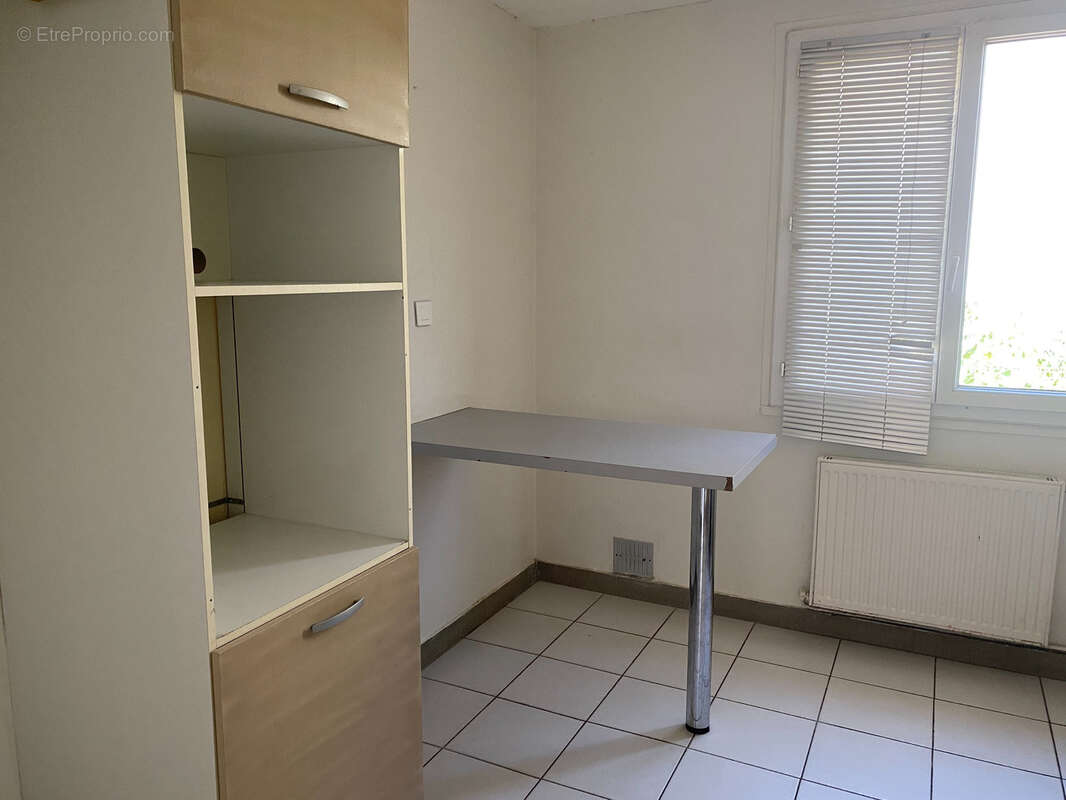 Appartement T3 avec cave, Rue Albert de Mun 26000 VALENCE - photo 6