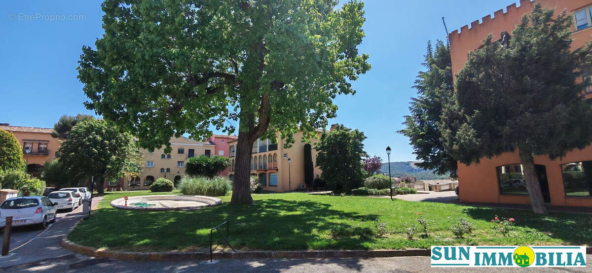 Parking à VILLENEUVE-LOUBET