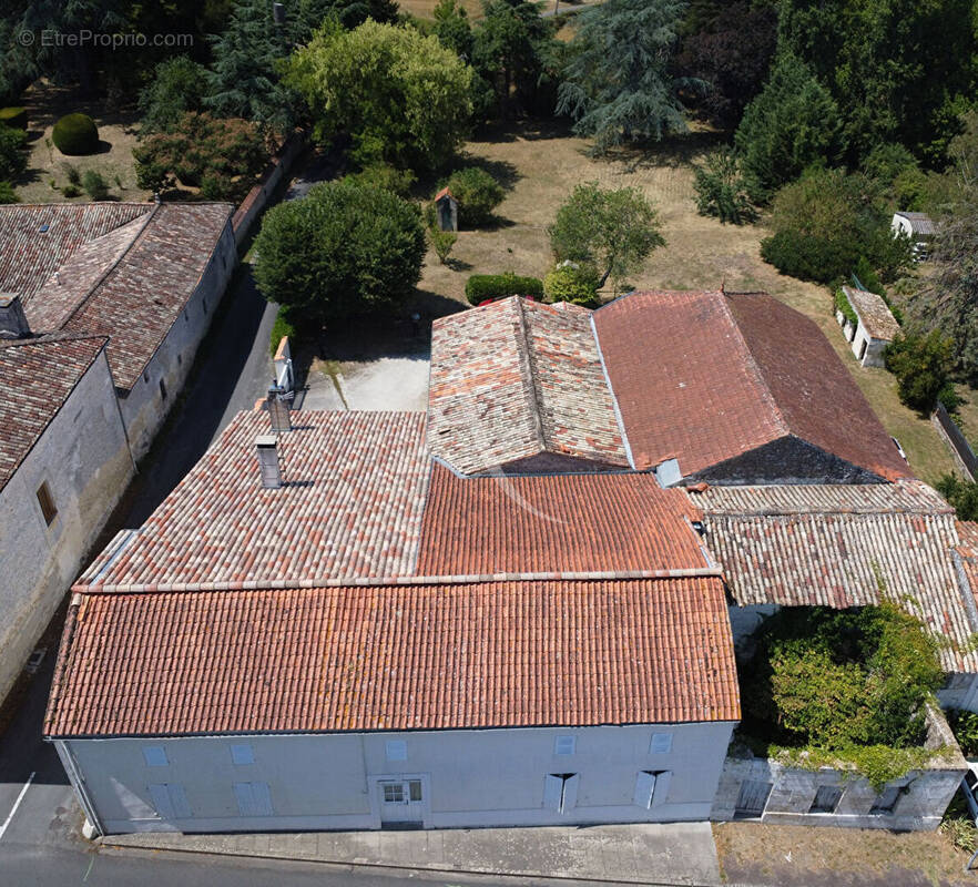 Maison à JONZAC