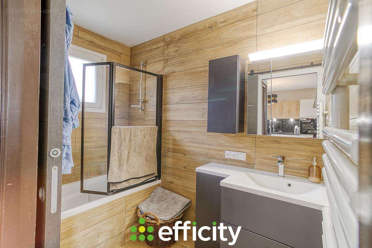 Maison à SAINT-SYMPHORIEN-D'OZON