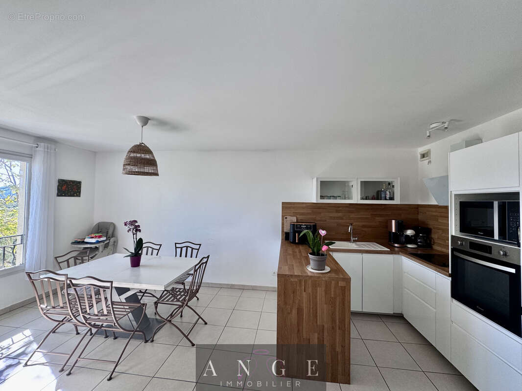 Appartement à LA FARLEDE
