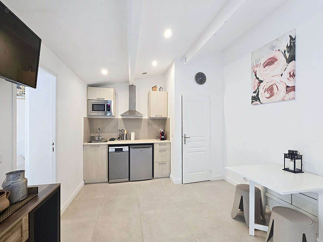 T2 dans une residence avec piscine - photo 3