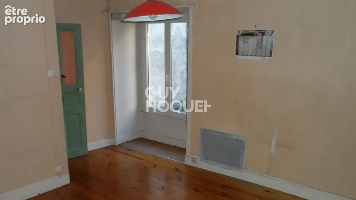 Maison de ville avec cour et dépendances - photo 4