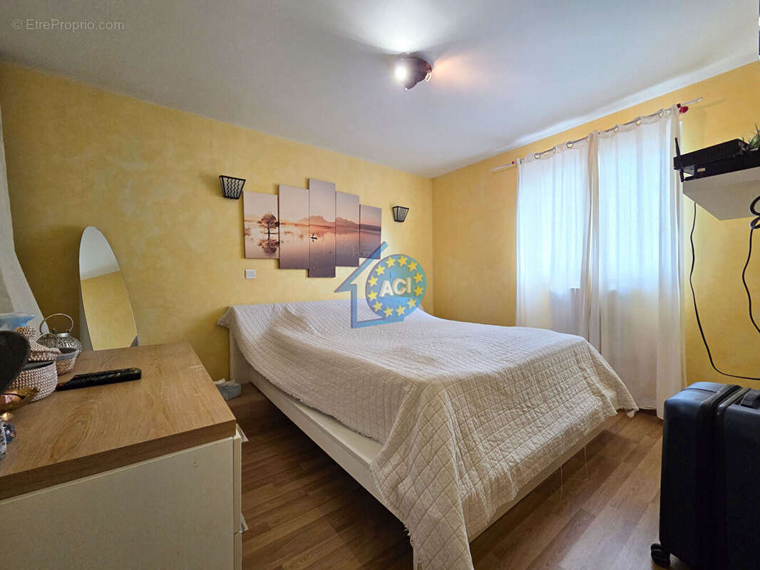 Maison à FOLLAINVILLE-DENNEMONT