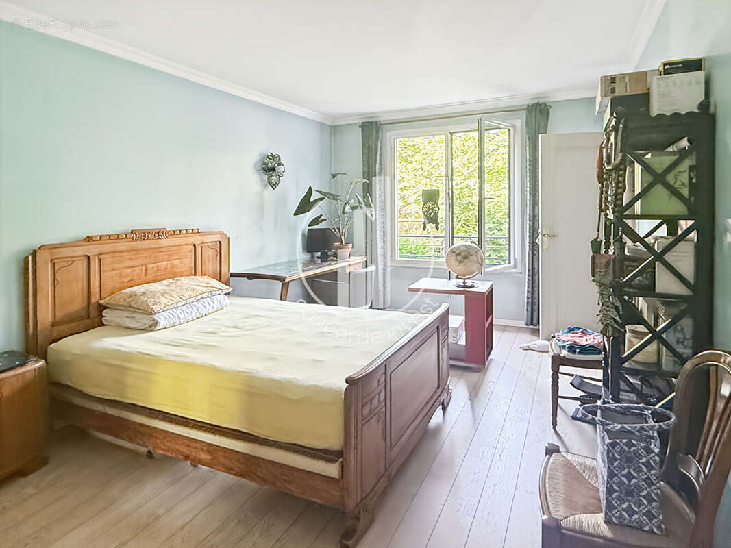 Appartement à NEUILLY-SUR-SEINE