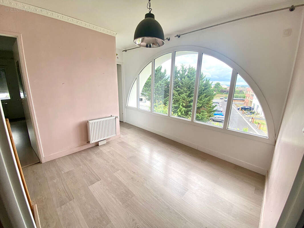 Appartement à SARTROUVILLE