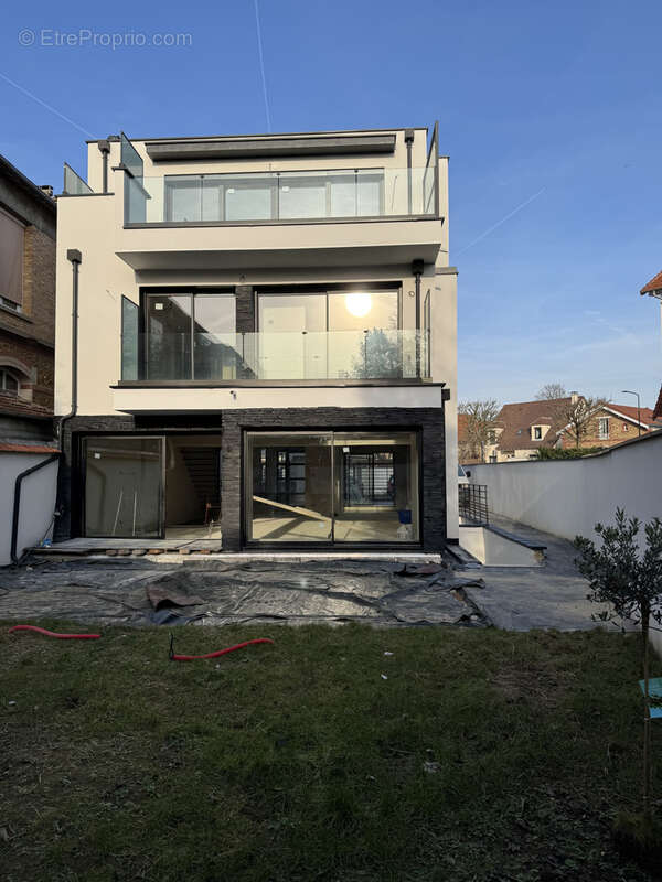 Maison à SAINT-MAUR-DES-FOSSES