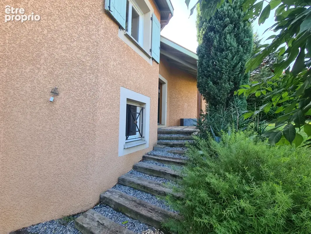 Belle villa sur les hauteurs de givors - photo 10