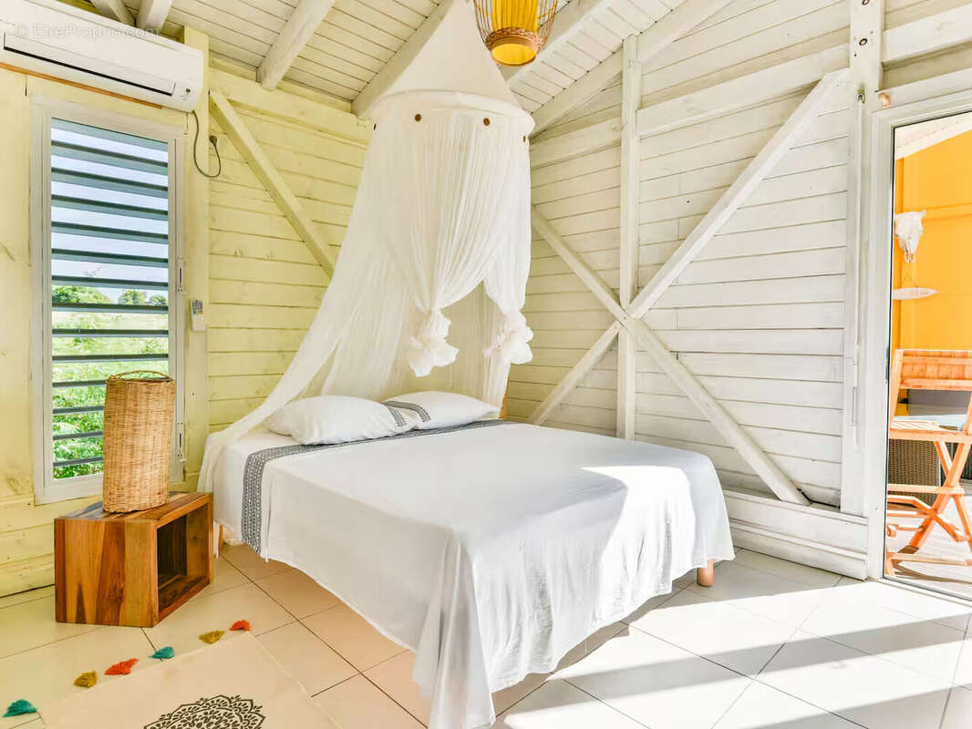 Maison à GRAND-BOURG