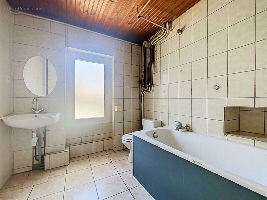 Maison La Seguiniere 5 pièce(s) 873m2 - photo 6