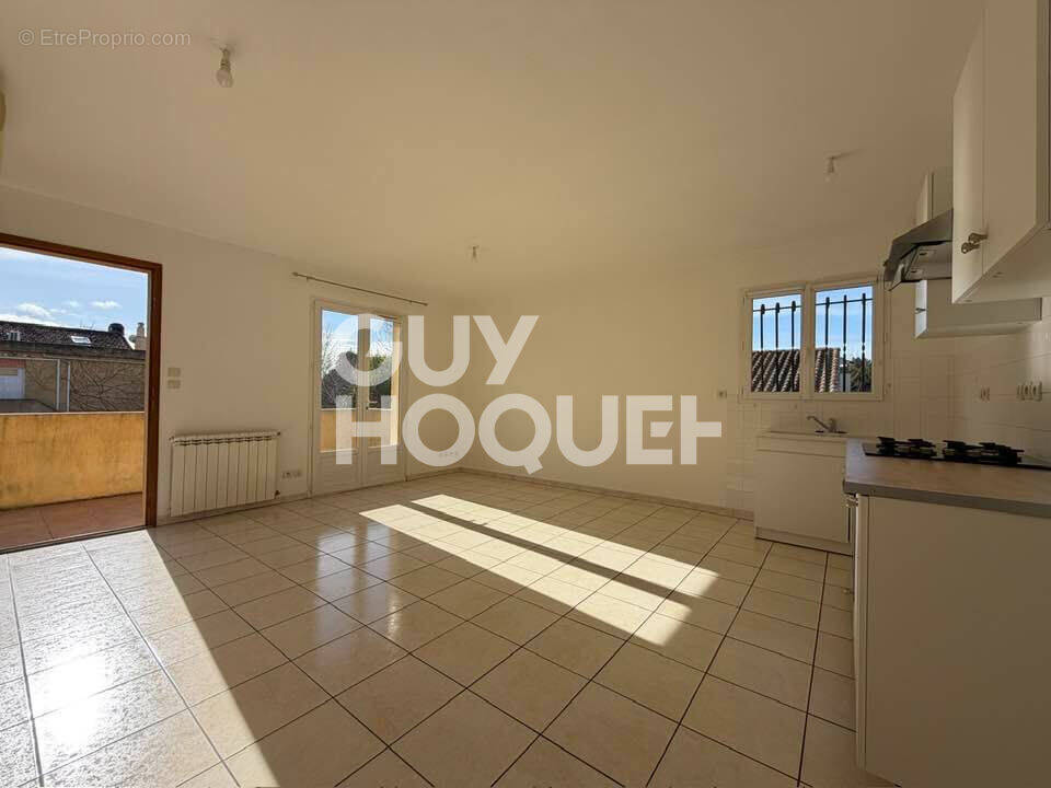 Appartement à L'ISLE-SUR-LA-SORGUE