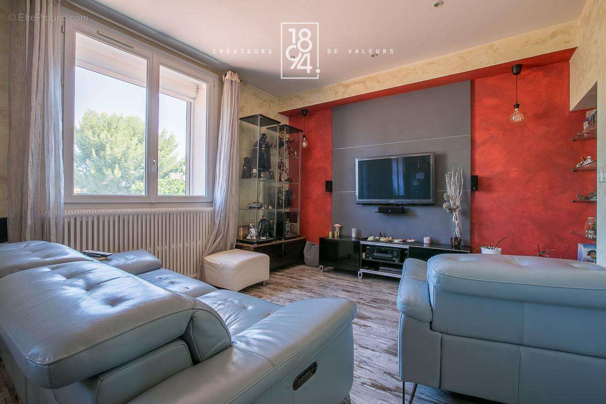 Appartement à MARSEILLE-5E