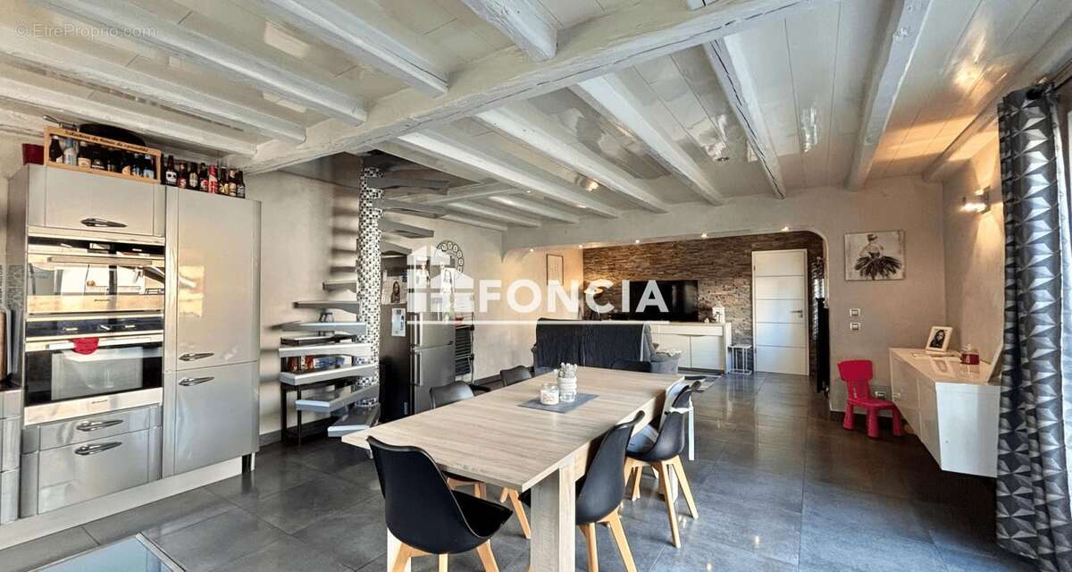 Maison à BONNEVILLE