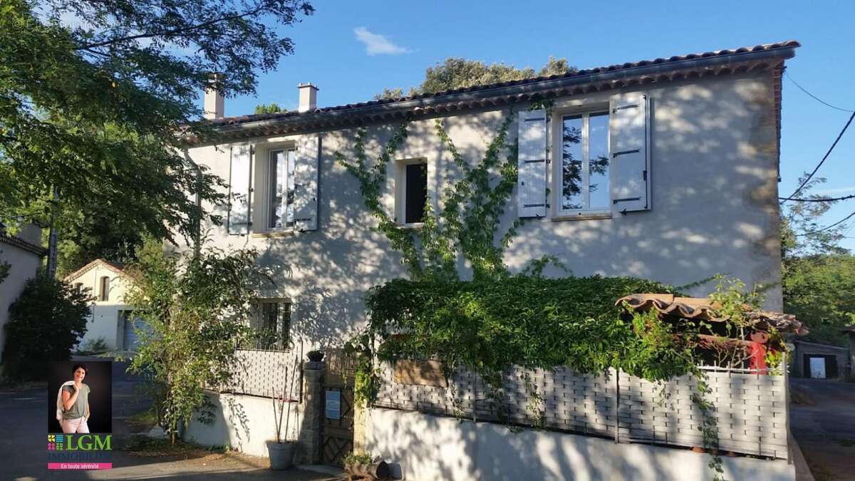 Maison à SAINT-JULIEN-LES-ROSIERS