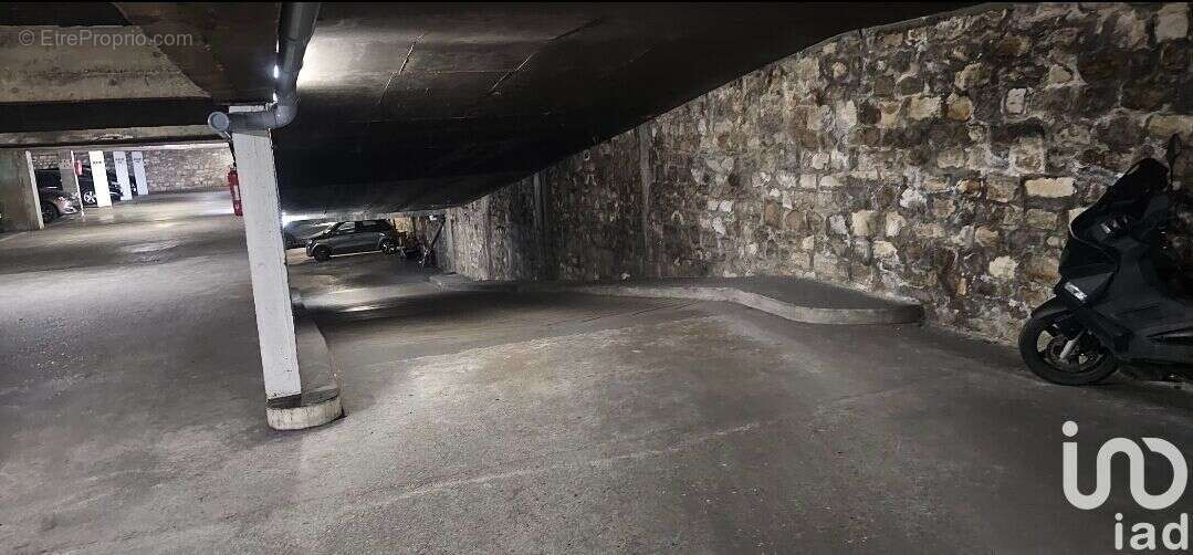 Photo 8 - Parking à PUTEAUX