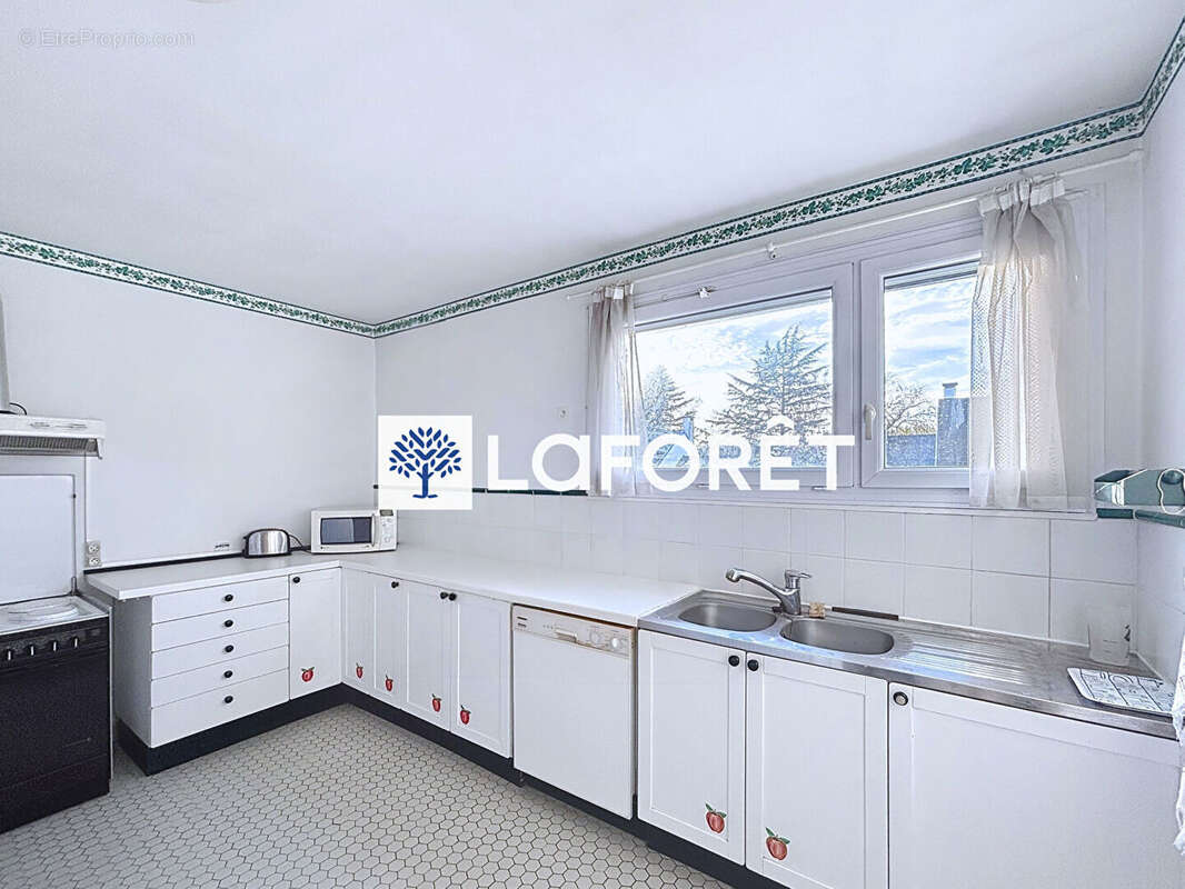 Appartement T3 avec terrasse à Saint-Nom-la-Bretèche - photo 7