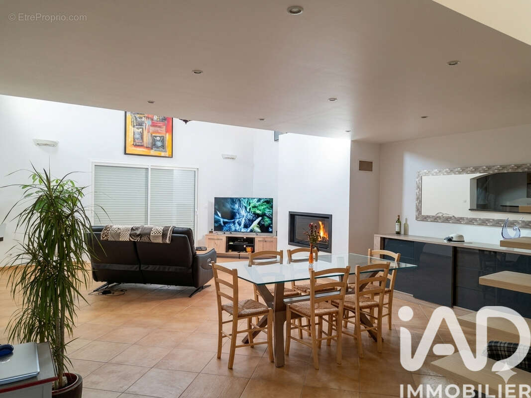 Maison 178 m² à Saint-Laurent-Medoc  - photo 9