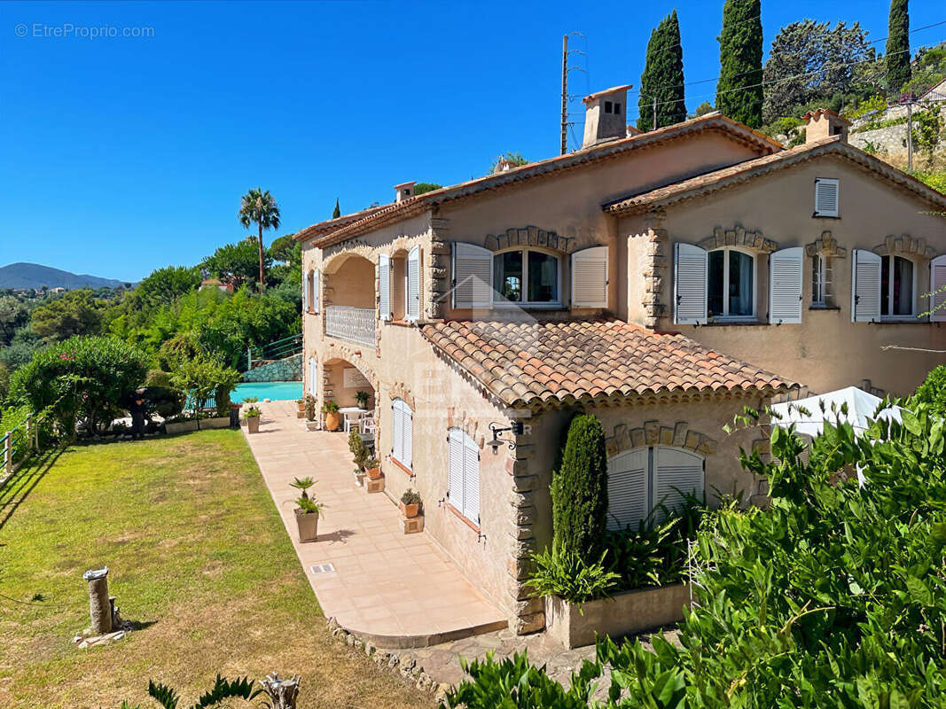 Maison à MANDELIEU-LA-NAPOULE
