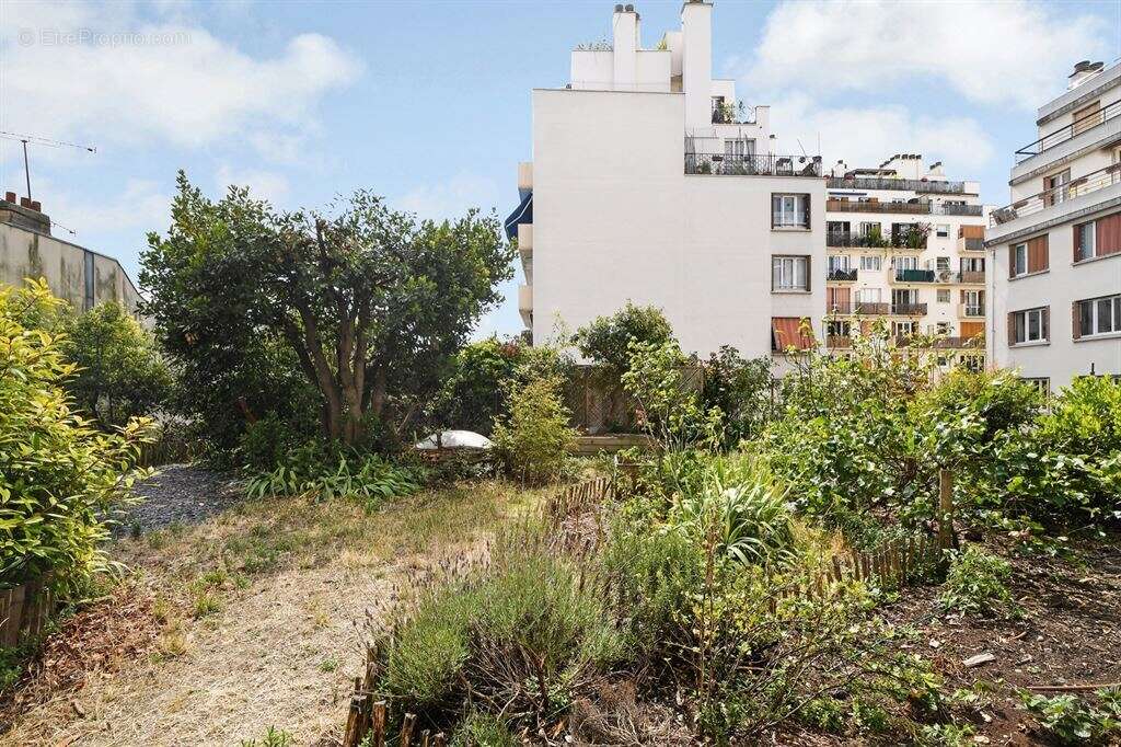 Appartement à PARIS-20E